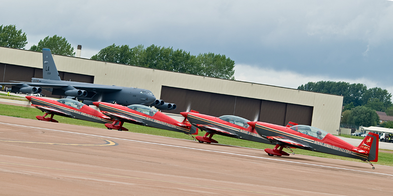 174_Fairford RIAT_Royal Jordanian Falcons na Extra EA-300L & Boeing B-52H Stratofortress.jpg